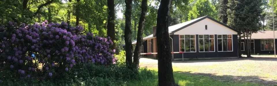 Vooraanzicht en entree van Het Jachthuis